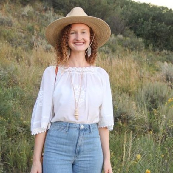 Meet your Posher, Jessica - Picture 1 of 1